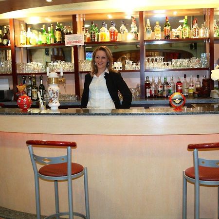Entraygues-sur-Truyère Hotel Restaurant Des Deux Vallees מראה חיצוני תמונה