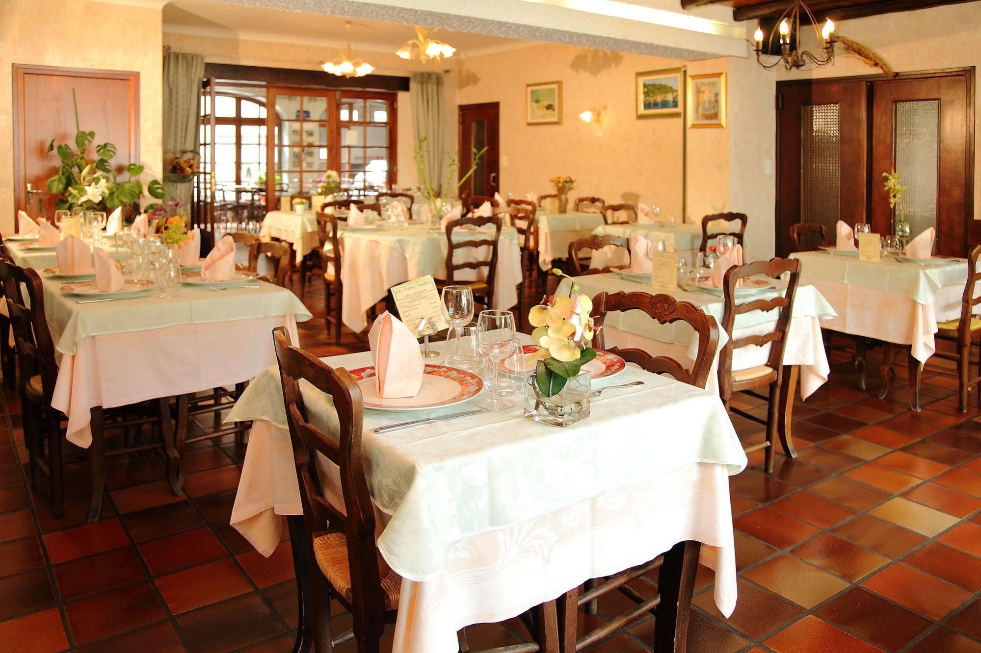 Entraygues-sur-Truyère Hotel Restaurant Des Deux Vallees מראה חיצוני תמונה