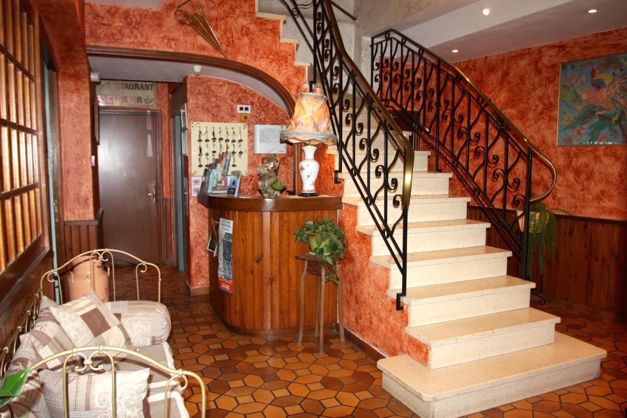 Entraygues-sur-Truyère Hotel Restaurant Des Deux Vallees מראה חיצוני תמונה